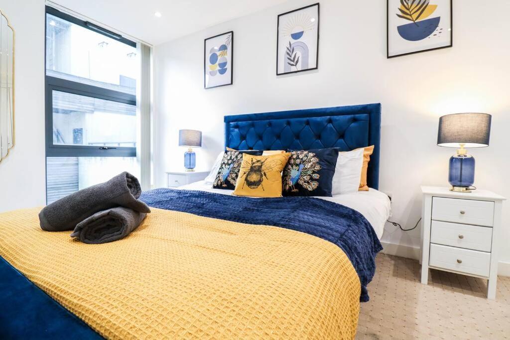 Canary Wharf-10% Discount-Fibre Wifi-5Mins To Tube Apartment London Exterior photo